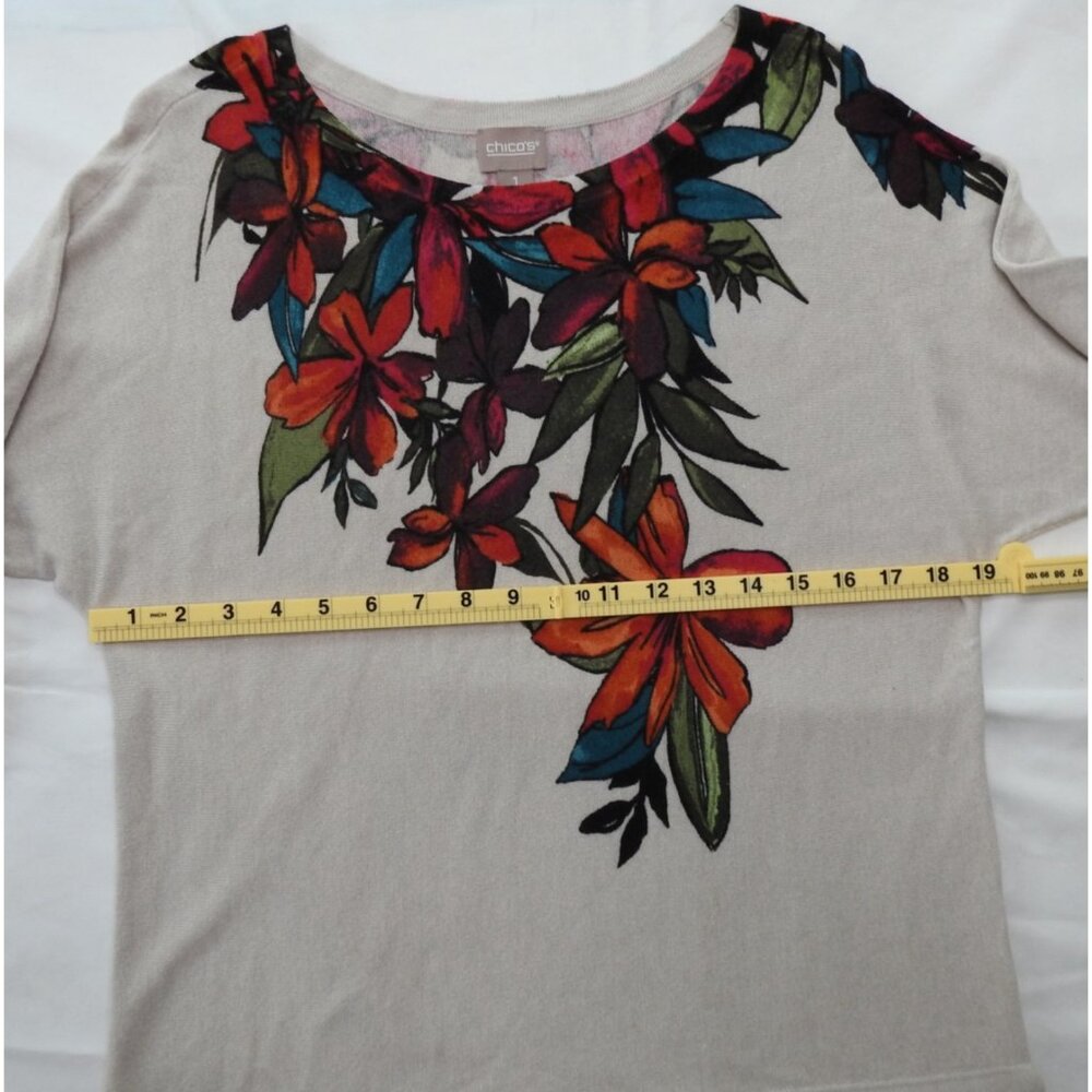 Women's Chico's Sz 1 Touch Cashmere Pacific Floral Sweater Top Tropical Tan - Picture 9 of 9